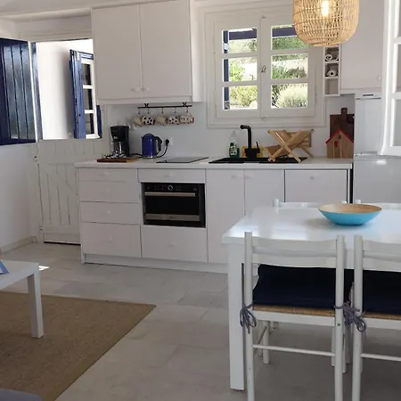 B - Kamari Village Appartement
