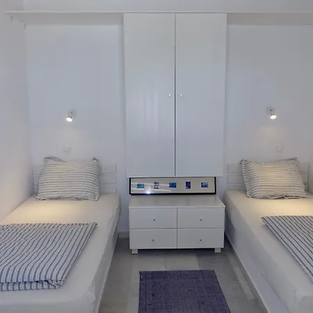 B - Kamari Village Διαμέρισμα