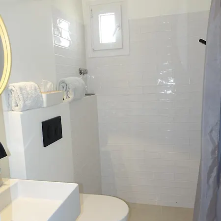 B - Kamari Village Aliko Beach