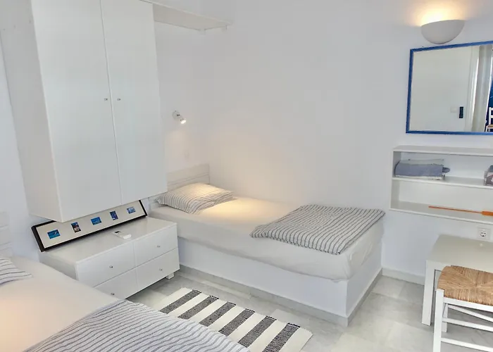 B - Kamari Village * Παραλία Αλικό