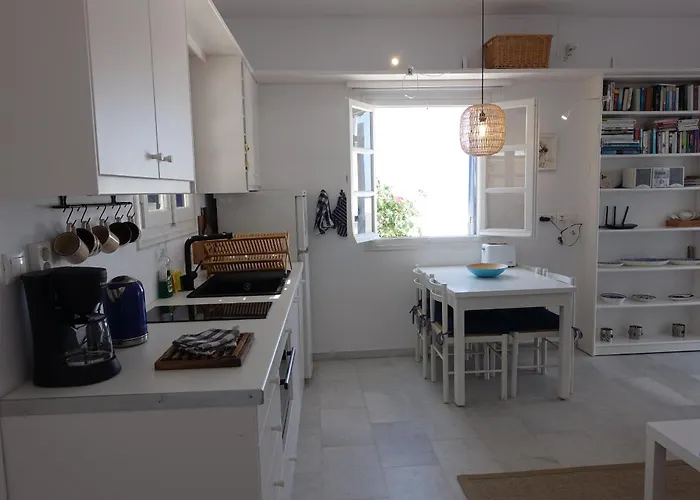 B - Kamari Village * Παραλία Αλικό