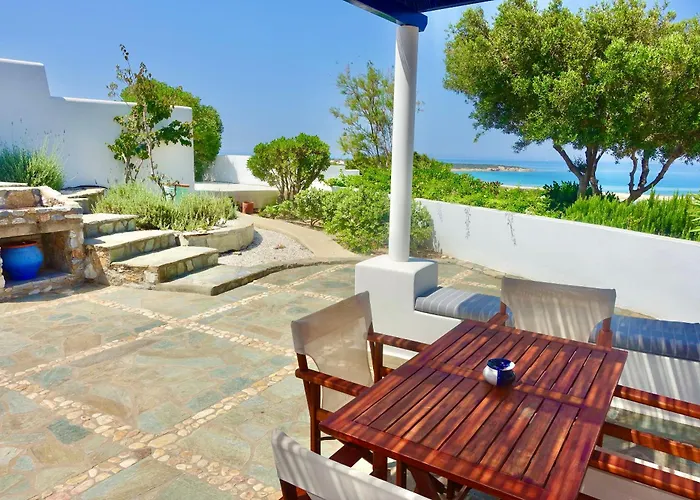 B - Kamari Village Παραλία Αλικό